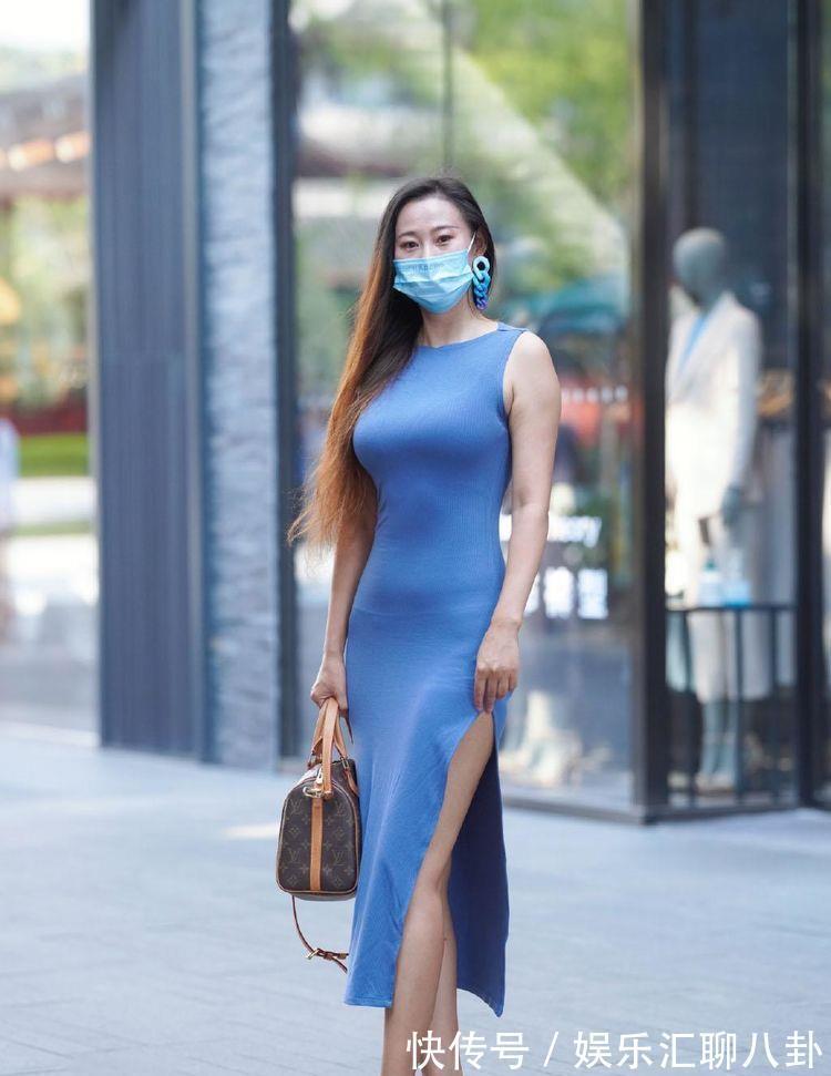 高跟鞋|成熟美女穿上一身蓝色礼服，总透着一种清新、淡雅的气质