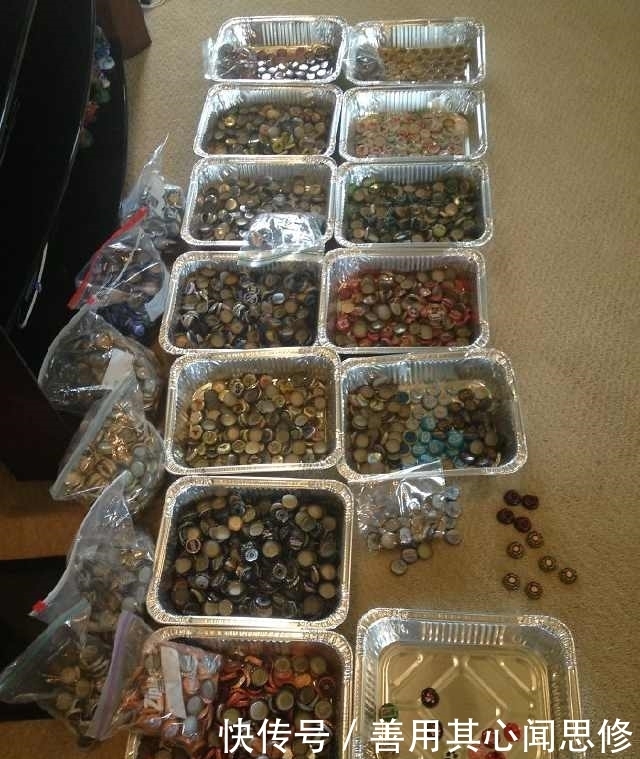 制作|直击男子五年攒下2530个瓶盖,制作了一个别致的吧台