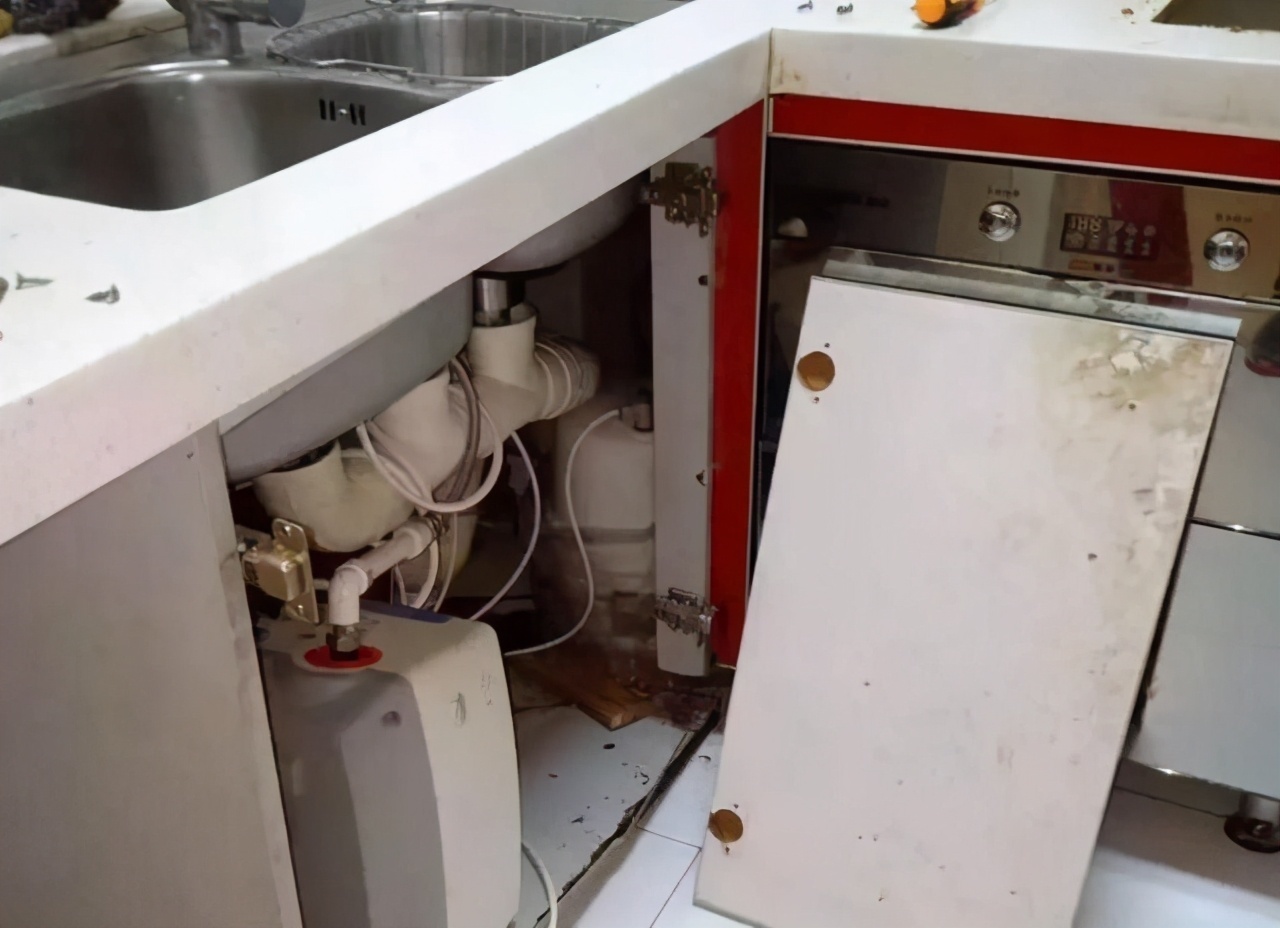 密度板|越来越多的人厨房不装“橱柜”了,厨房应该这样装,比橱柜好用