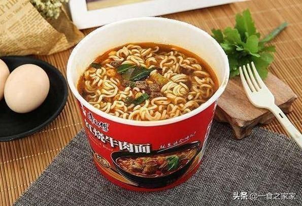 韩国的辛拉面|假如你只有5元钱,下面这4款泡面中选一款,你咋选多数人选第3