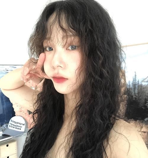 女生巨显老的4款发型，你可千万别剪