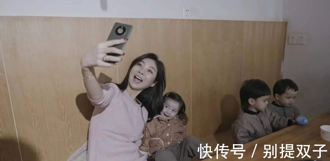 单身妈妈|美女模特试管生下3胞胎,每月花销10万元:遇到合适的人也不结婚