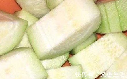 子宫|女性多吃几种食物,调经去宫寒,排出子宫毒素,越吃越年轻