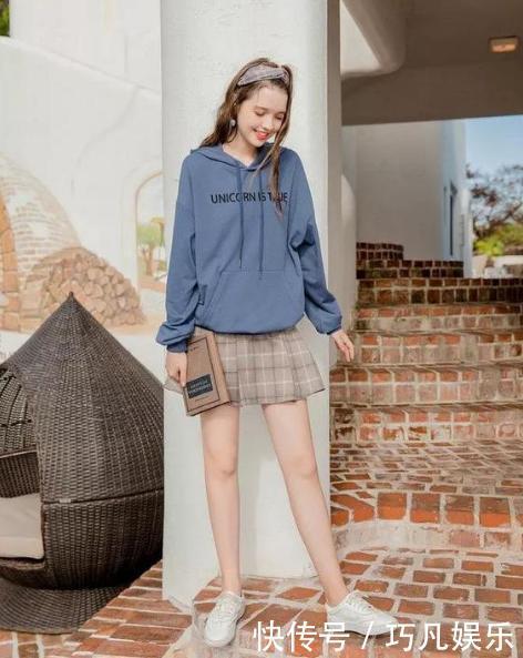 冬季内搭不必买太多,凑齐这3样就够了,搭裙子和阔腿裤都很洋气