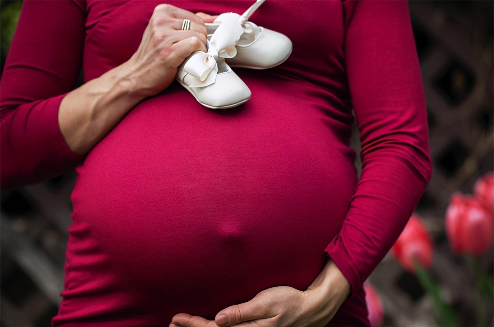 胎盘|怀孕两个月,肚子像其他人怀孕四个月一样,是什么原因?