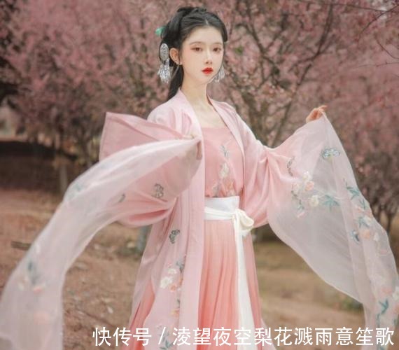 沈迟|穿书文穿成黑化徒弟的师傅，高冷禁欲师尊vs隐忍暗恋反派！