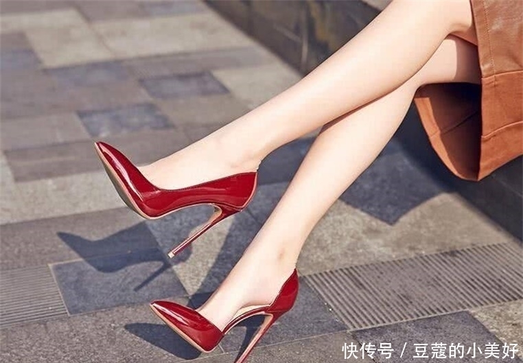 俏皮|合适的高跟鞋让你更优雅,使人感到俏皮可爱的感觉