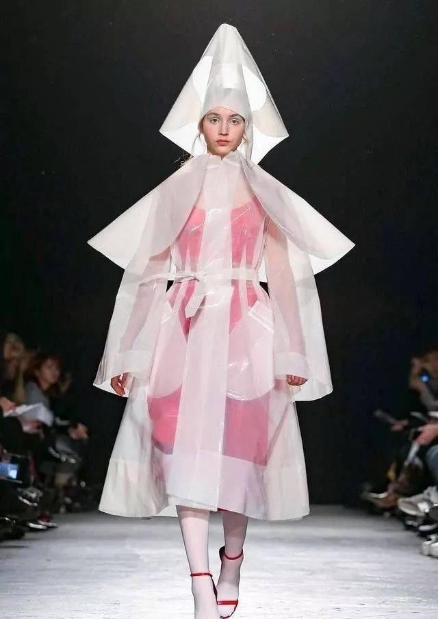 时装周|2020伦敦时装周时尚秀震撼全是那么怪美丽的