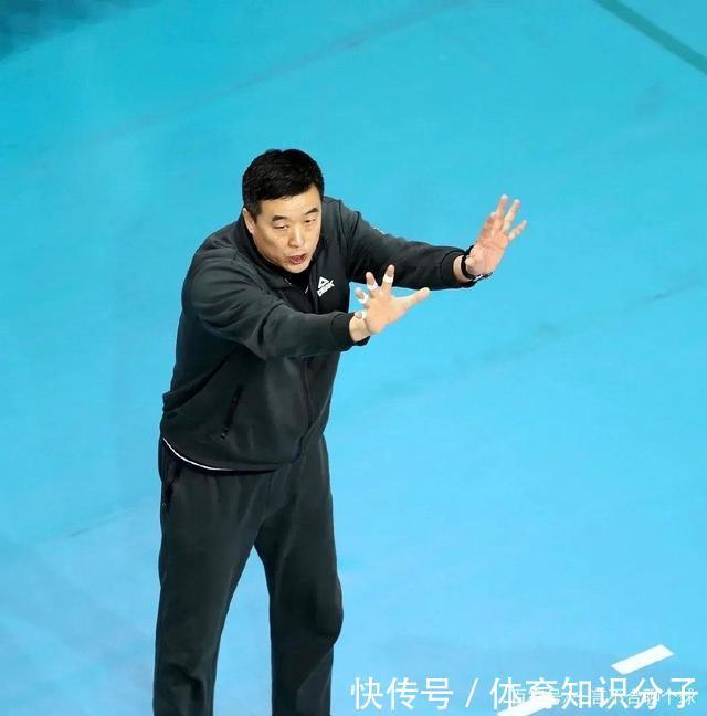 新帅|女排新帅再传线索!郎平回美国,可能人选均未报名,人选呼之欲出
