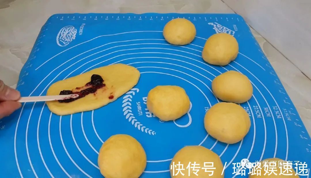 家常面包的做法,不用烤箱,不用揉出薄膜,零厨艺也能一次成功