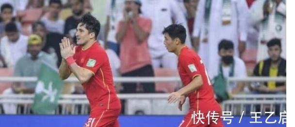 王大雷|国足日本训练直击,洛国富抢圈太勇猛,他真的带来很多变化