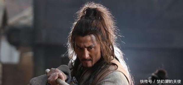 称呼|水浒传,鲁智深之前对林冲的称呼“兄弟”,最后为何改成“教头”!