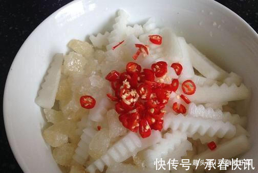 下饭|自己腌制的萝卜，脆甜酸辣，好吃又下饭