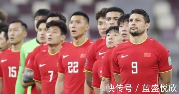 40强赛|李铁缺乏自信2个方面没能顶住压力,向球迷做出妥协!