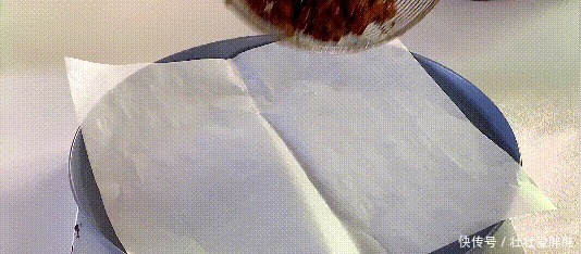 别再买坚果零食吃了，自己在家就能做，酥脆香甜，没有一点苦涩味！