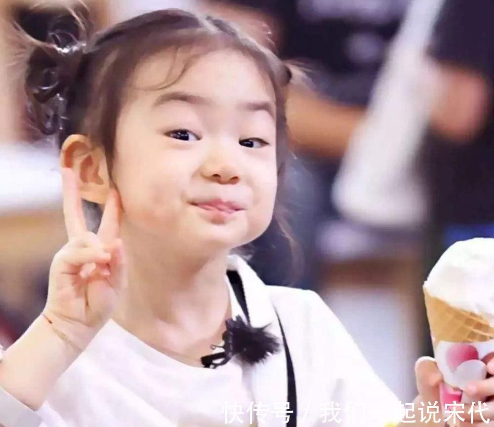 羊水|为什么宝宝喜欢抱着到处走,停下来就大哭?背后原因竟这么暖心