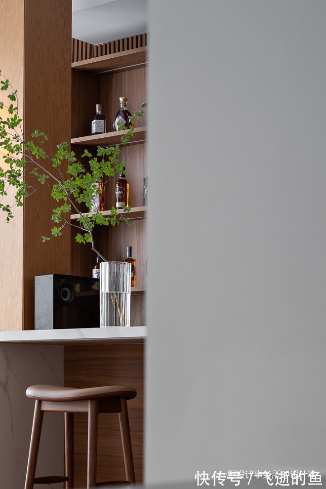 楼梯间|看400平米豪华别墅如何装修现代简约风