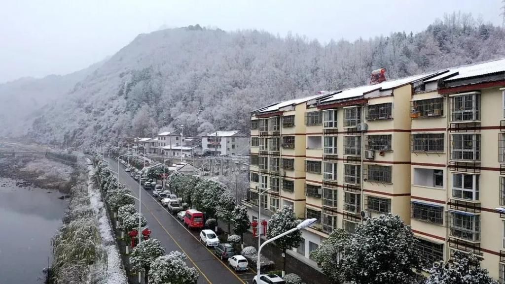 县区|初雪！周边县区雪景美图来袭！