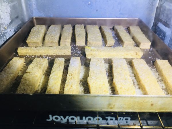 尝尝这道吐司条，生活赛过活神仙