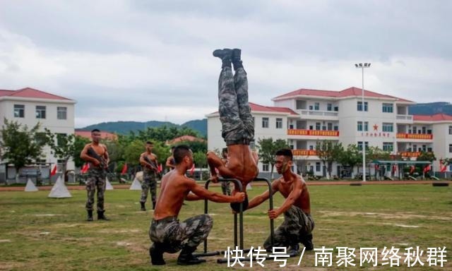 一身肌肉|看了一身肌肉的兵哥哥，女网友：先舔屏，再请求国家分配男朋友！
