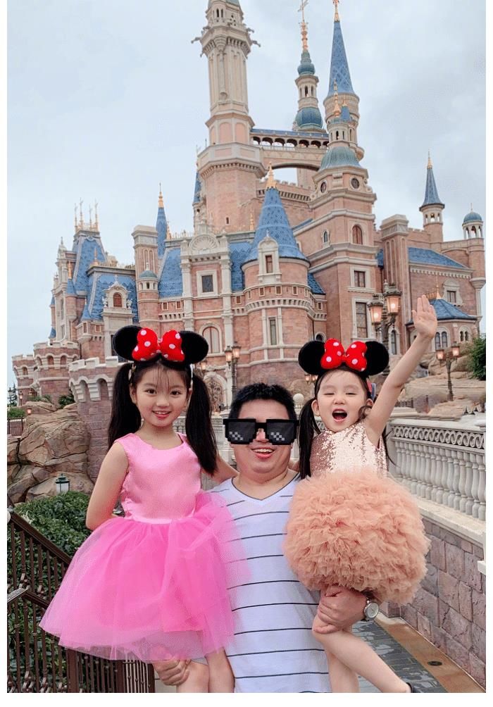 妹妹|9歲阿拉蕾帶妹妹出道，甘當陪襯不敢搶鏡頭，穿舊衣服更讓人心疼