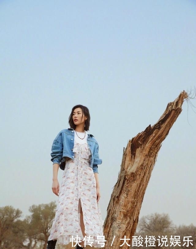 如果你今年过了50,建议别穿黑裤子!瞧瞧这几种穿搭,时髦显年轻