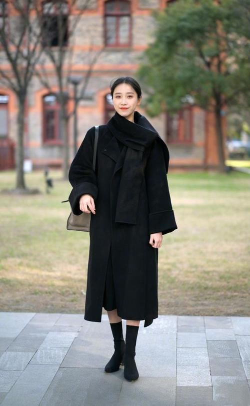 小个子穿大衣“显矮”？下面这几种穿法显高又洋气，一学就会
