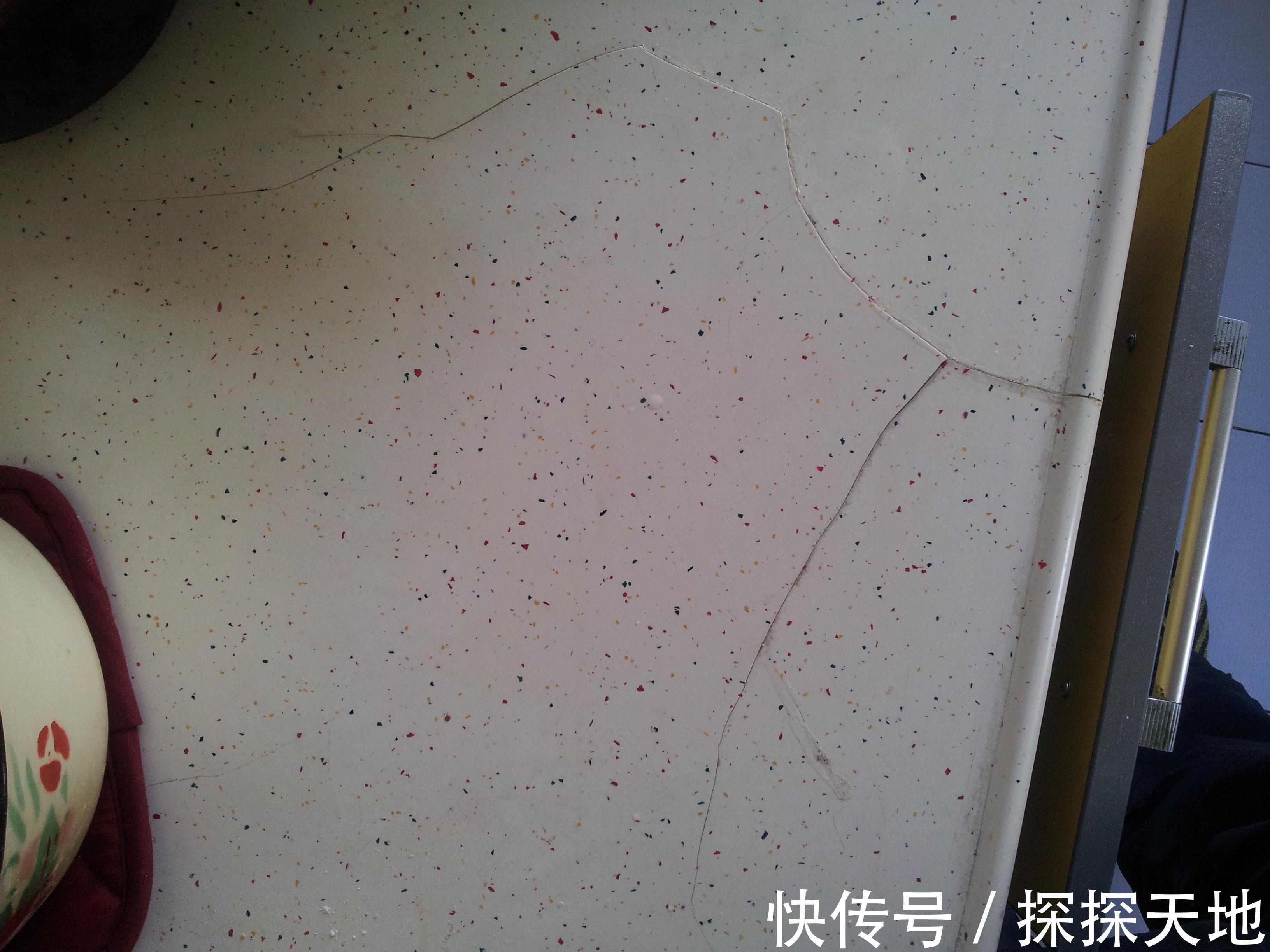 骨头|用力过猛砍个骨头台面就裂缝了,劝大家别用这些材料!