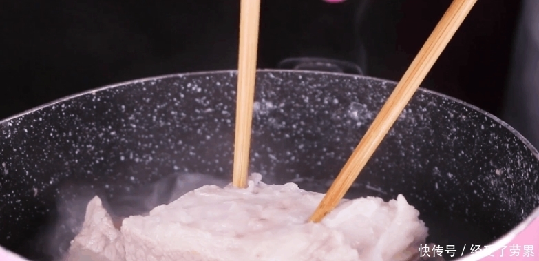 抢光|五花肉别再红烧了,换种新的吃法,招待客人超有面子,上桌就抢光