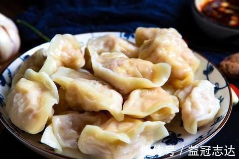 调饺子馅时,记得多加2种水,很多人不懂,难怪饺子不鲜也不香