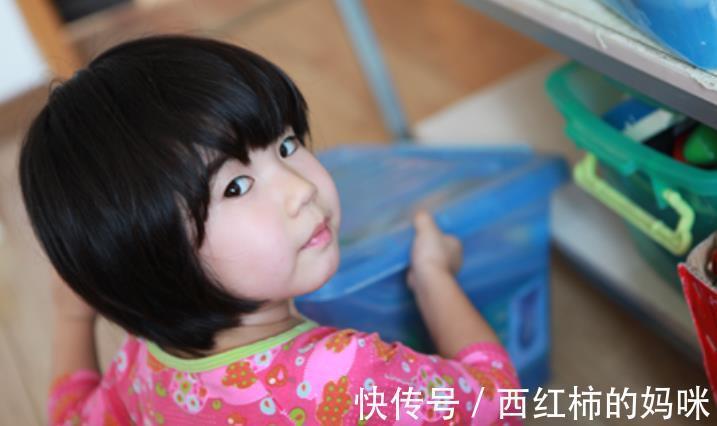 衣服|给孩子买秋季衣服,要避开这3种,再好看都不能买,父母别弄错