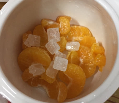 橘子|天然的“止咳王”找到了，常用此果煮水，止咳化痰，秋季不咳嗽