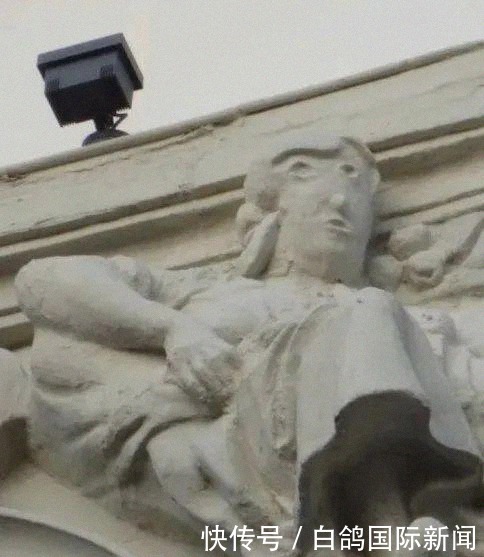 惨遭|画风奇特!西班牙古雕像惨遭遭毁容式修复