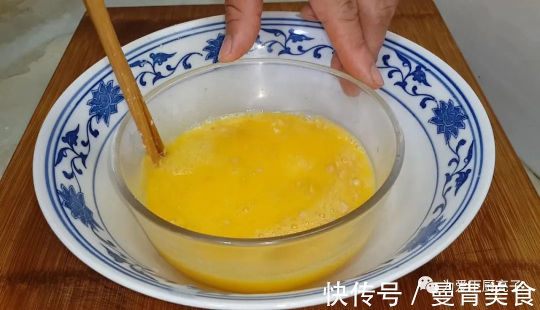红豆面包|家常红豆面包做法，两勺卷一卷，松软香甜又解馋，学会都能开店了