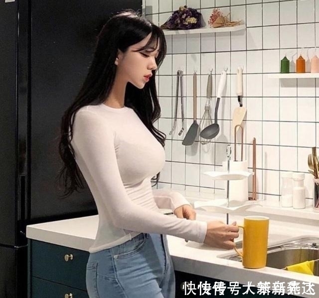 日常出街,一条牛仔裤足以让你光彩夺目