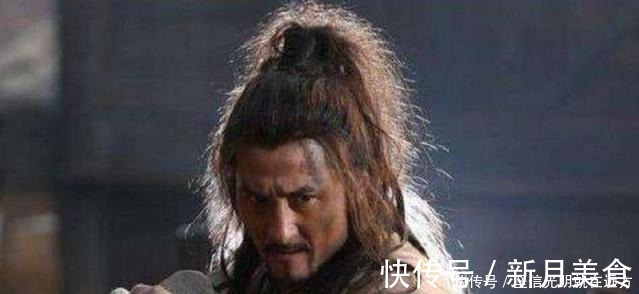 四个人$梁山四虎败给方腊手下第一勇将,幸亏林冲及时赶到,保住性命!