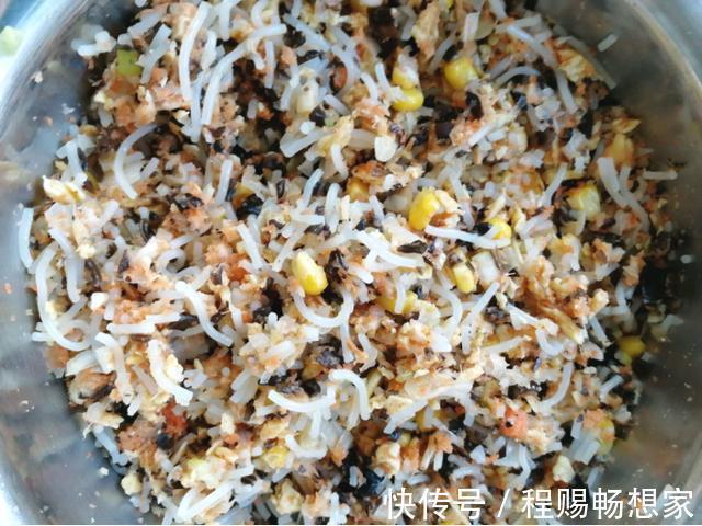 老妈调的素馅饺子,比肉的还要香,一周吃一次也不觉得腻