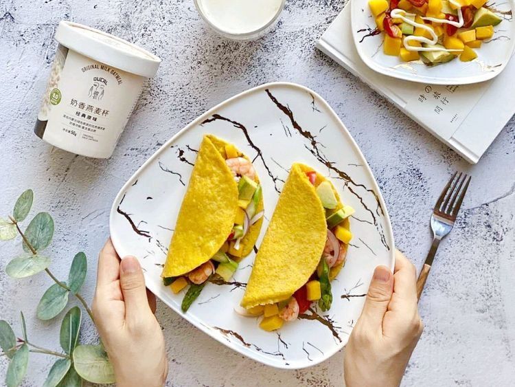 快手减脂早餐,煎一煎卷着蔬菜肉类吃,低脂健康还饱腹