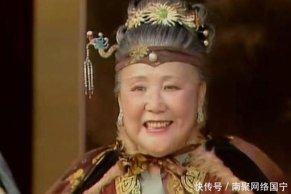 外孙女|贾母那么有钱,又那么疼爱林黛玉,为啥每月就只给她几百钱?