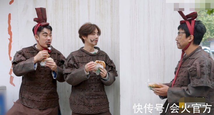 在鹿晗頭上“動(dòng)刀子”，帶嘉賓荒島生存，這節(jié)目也太敢拍了