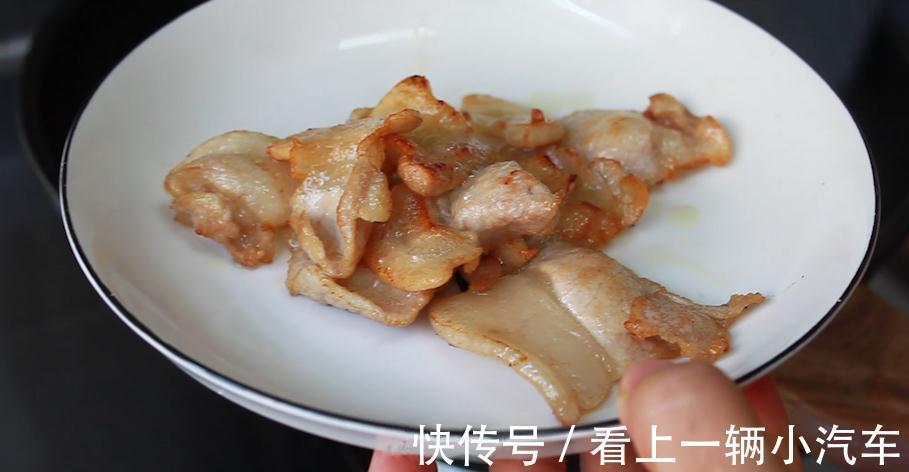 炒粉条时，最忌直接下锅炒，教你一招，不粘锅还不坨，筋道好吃