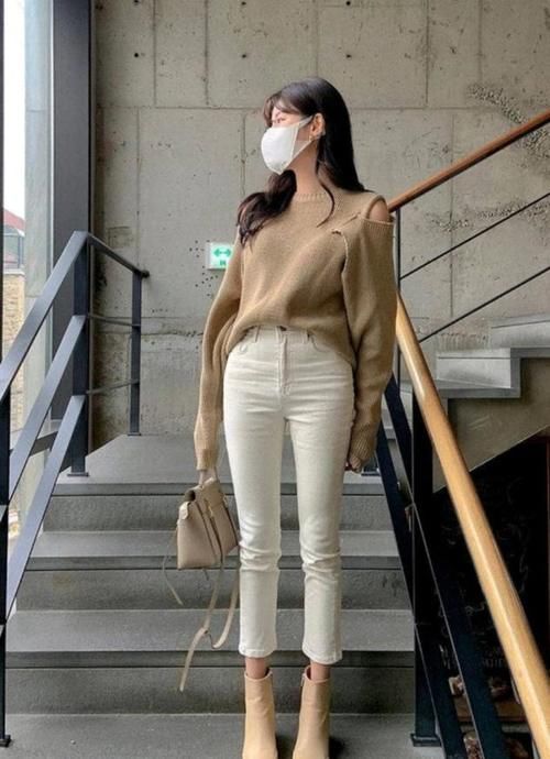 小个子早春穿衣如何显高？试试“九分裤＋低跟鞋”，显高显气场