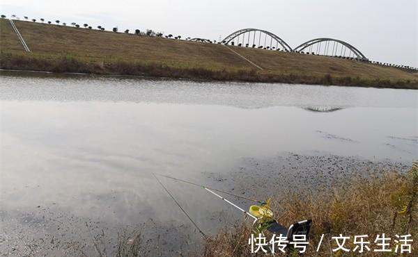 冬季钓鱼，看准风向选时机，北风和南风，哪种风向鱼最好钓？