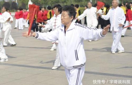 “壽命決定期”就在60歲！老人若有4大“愛好”，長壽更青睞你
