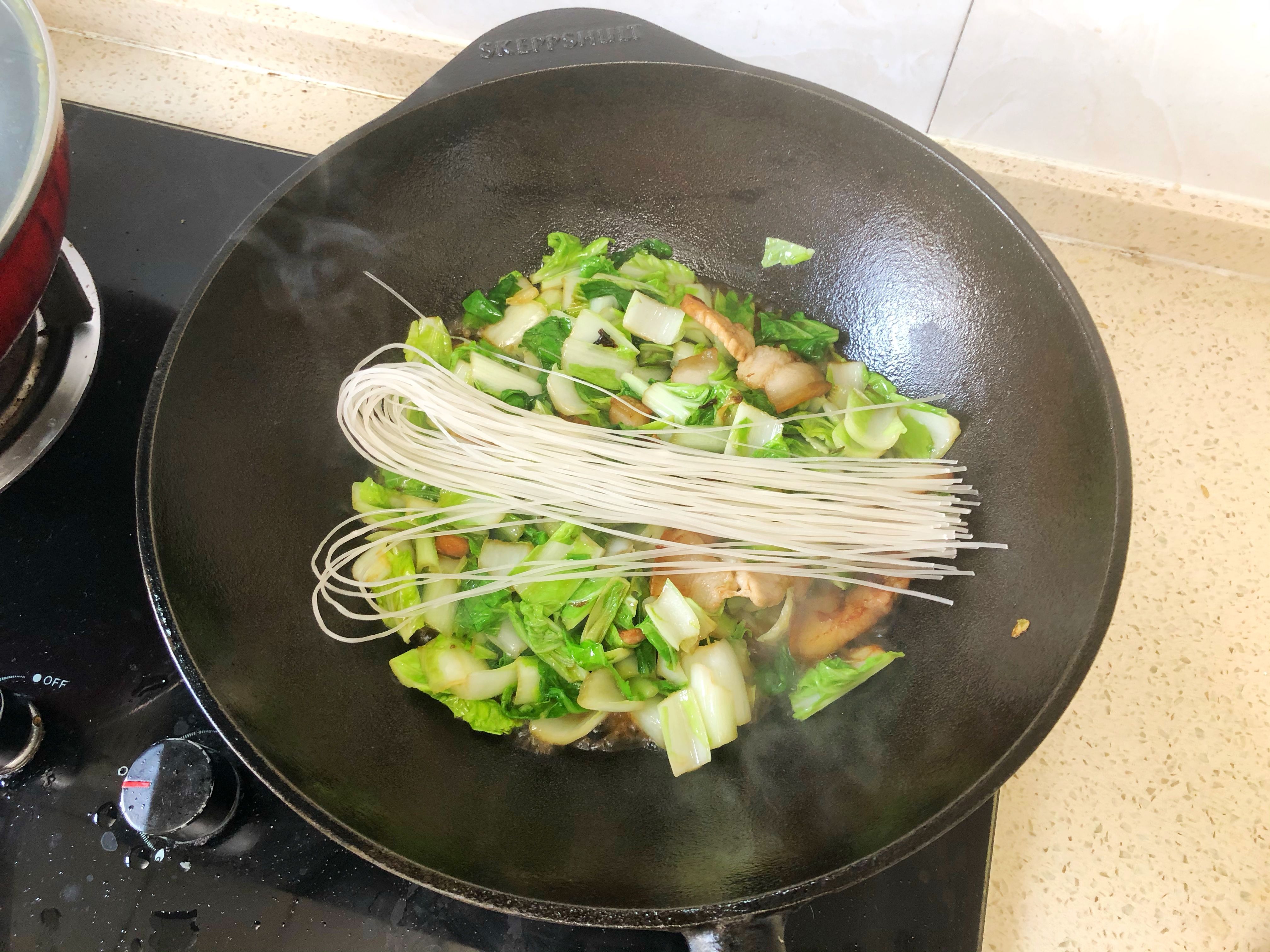 我妈|大白菜最经典的吃法，20分钟炖1锅，1人1碗，吃着太过瘾了！