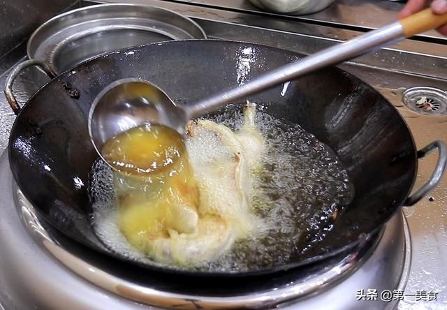 鲜香|学会这道酱香鸭，再也不用买烤鸭了，鲜香回甜，色泽红润，太香了