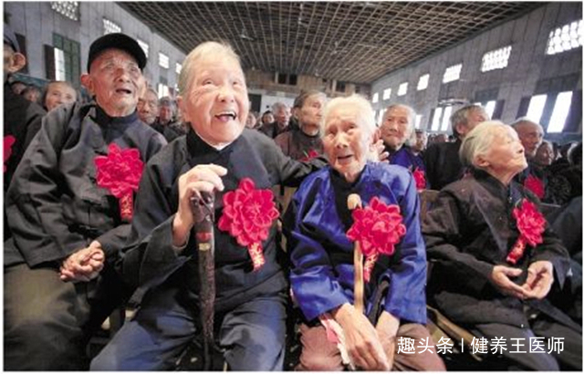 征兆|谁说长寿没征兆50岁后,能做到这4件事,十之八九,寿命短不了