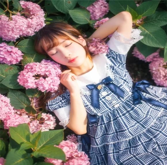 情绪|情绪懂得把握好，懂得随机应变的5位生肖女生