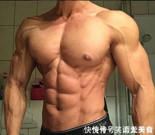 脂肪|26岁健美冠军,小腿突发意外,体脂太低是“原罪”