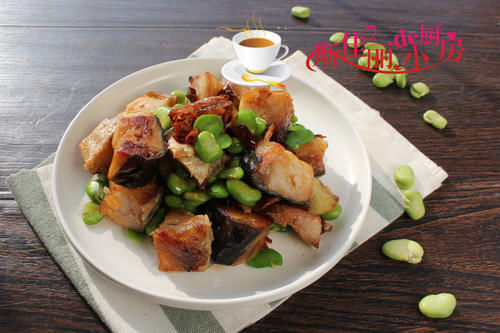 武汉70后老两口午餐走红朋友圈，网友：吃饱吃好不浪费拒绝精致穷